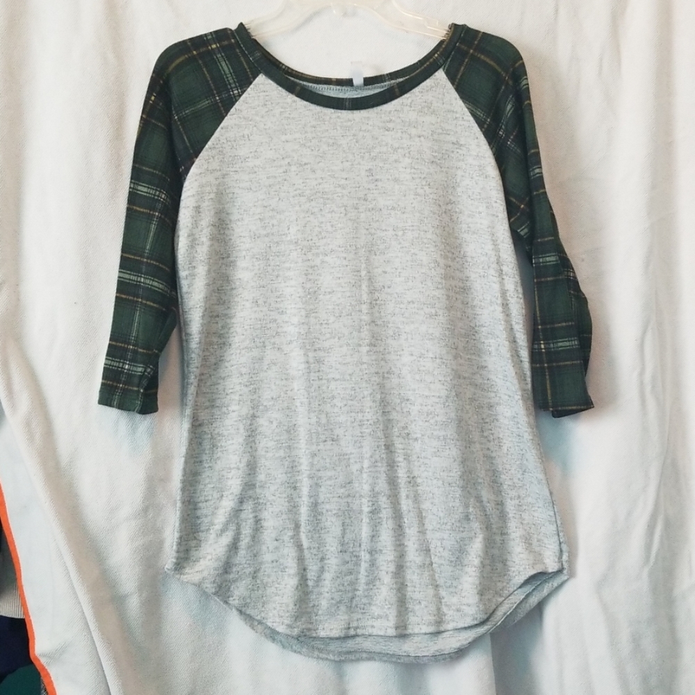 3/4 sleeve shirt